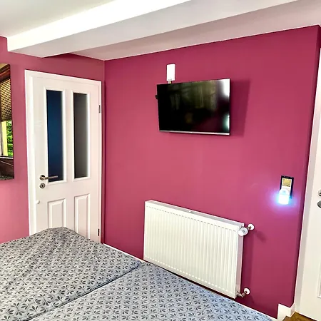 Victoria Apartment *