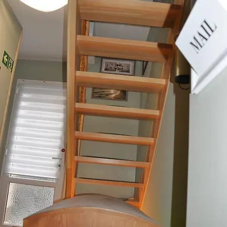 Victoria Halberstadt